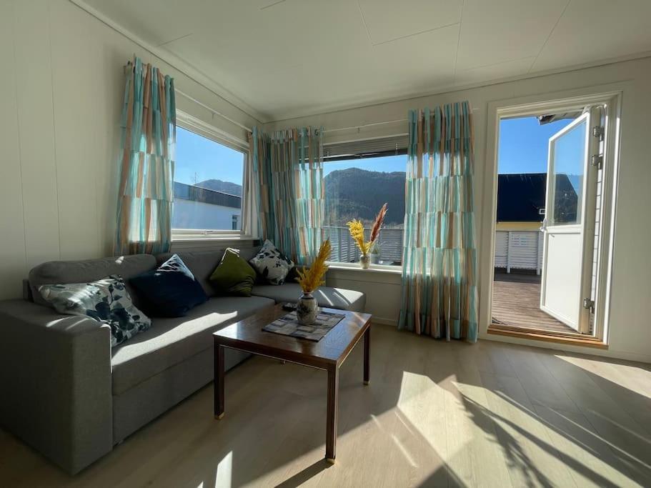 Lovely 2 Bedroom Apartmen With Free Parking Bergen Exteriér fotografie