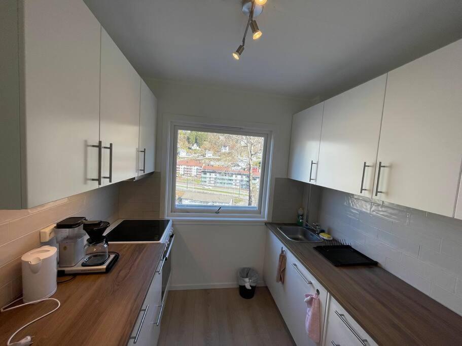 Lovely 2 Bedroom Apartmen With Free Parking Bergen Exteriér fotografie